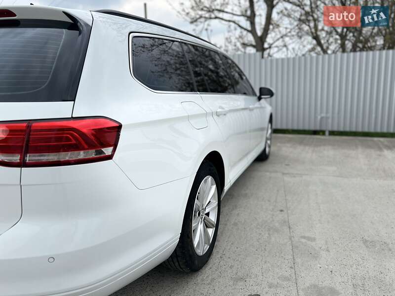 Универсал Volkswagen Passat 2017 в Дрогобыче