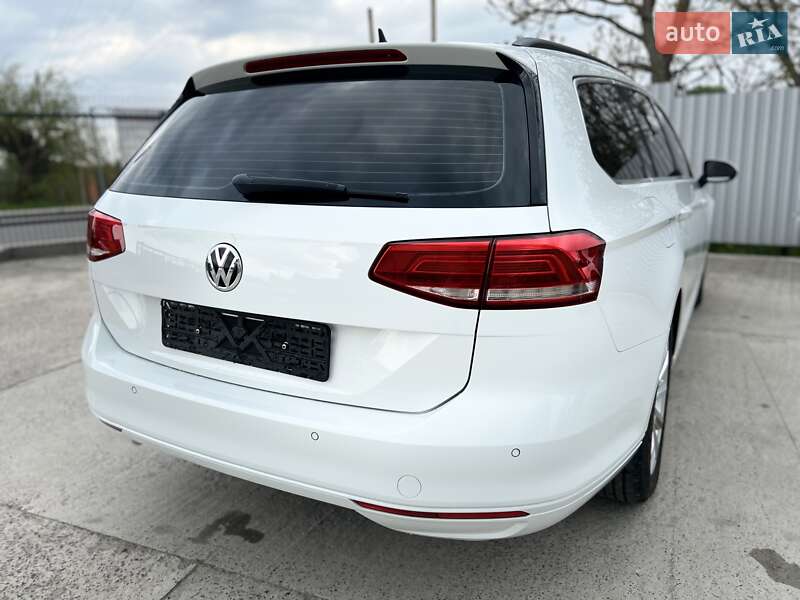 Универсал Volkswagen Passat 2017 в Дрогобыче