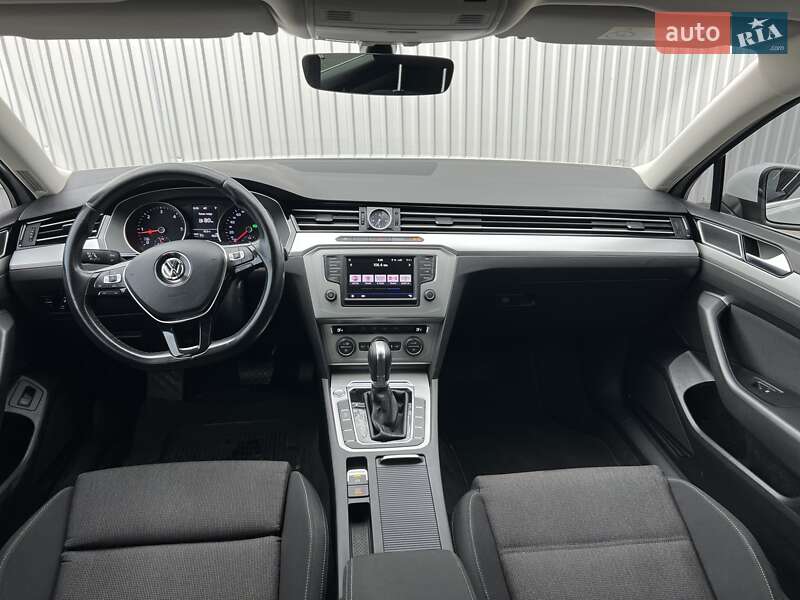 Универсал Volkswagen Passat 2017 в Дрогобыче