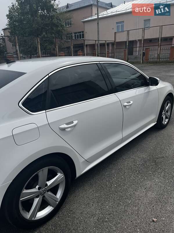 Седан Volkswagen Passat 2012 в Броварах