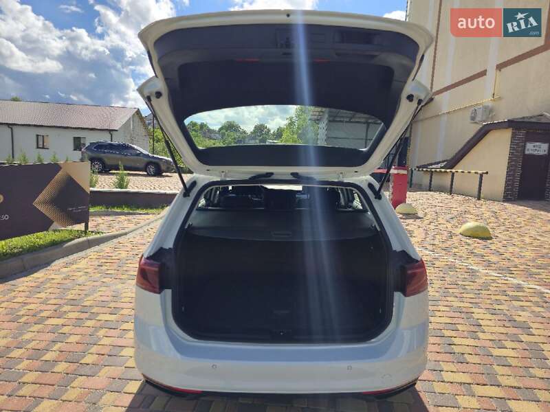 Універсал Volkswagen Passat 2019 в Києві