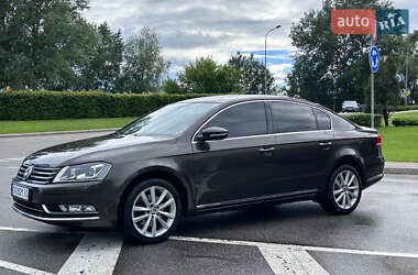 Седан Volkswagen Passat 2013 в 