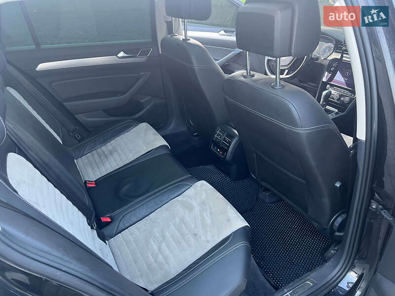 Универсал Volkswagen Passat 2015 в Черновцах