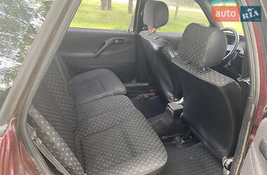 Седан Volkswagen Passat 1995 в 