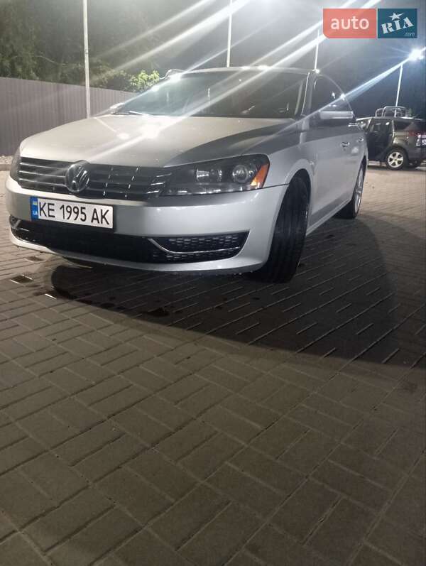 Седан Volkswagen Passat 2014 в Днепре