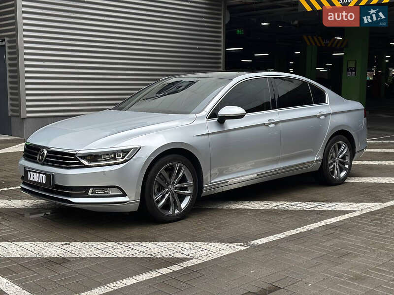 Седан Volkswagen Passat 2018 в Києві