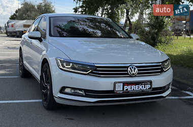 Седан Volkswagen Passat 2018 в Києві