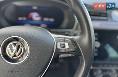 Седан Volkswagen Passat 2018 в 