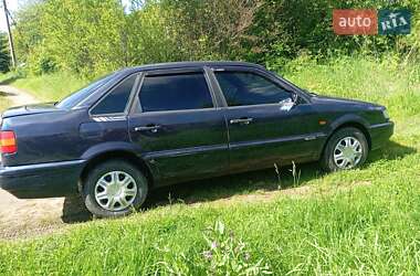 Седан Volkswagen Passat 1994 в Бориславі