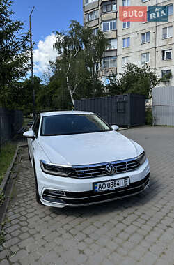 Седан Volkswagen Passat 2018 в Ужгороде