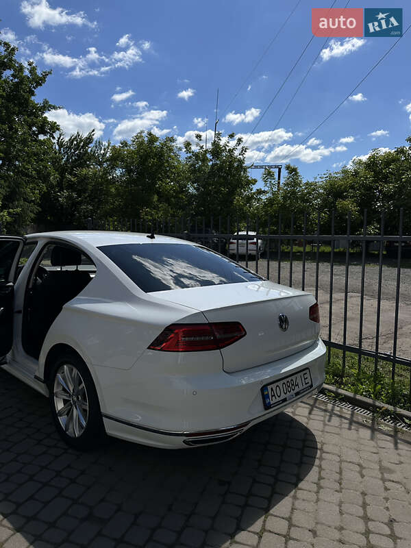Седан Volkswagen Passat 2018 в Ужгороді