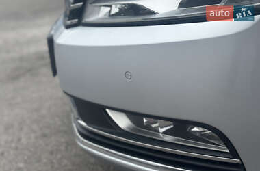 Седан Volkswagen Passat 2013 в 