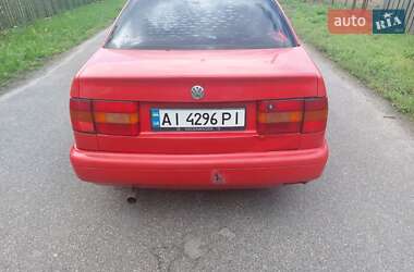 Седан Volkswagen Passat 1994 в 