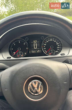 Універсал Volkswagen Passat 2013 в 