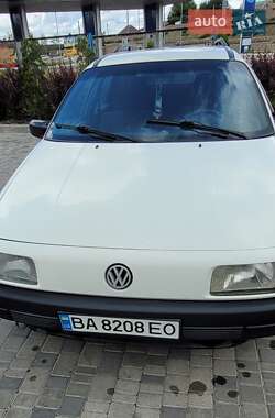 Універсал Volkswagen Passat 1990 в Новоукраїнці