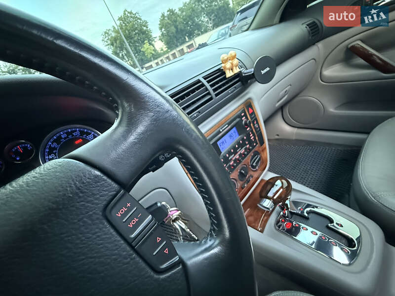 Універсал Volkswagen Passat 2005 в Вінниці
