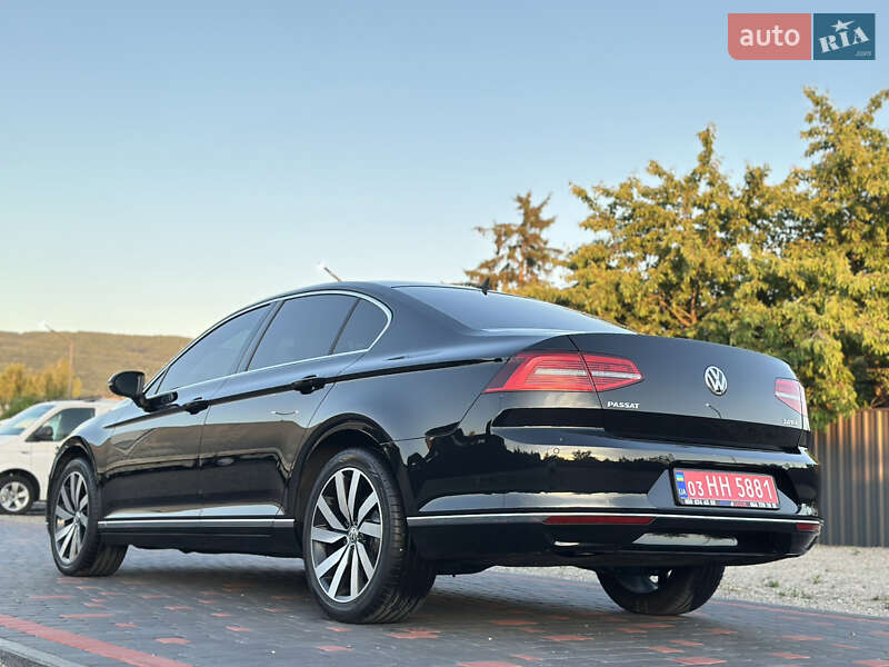 Седан Volkswagen Passat 2019 в Береговому