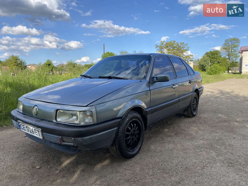 Седан Volkswagen Passat 1988 в Стрию