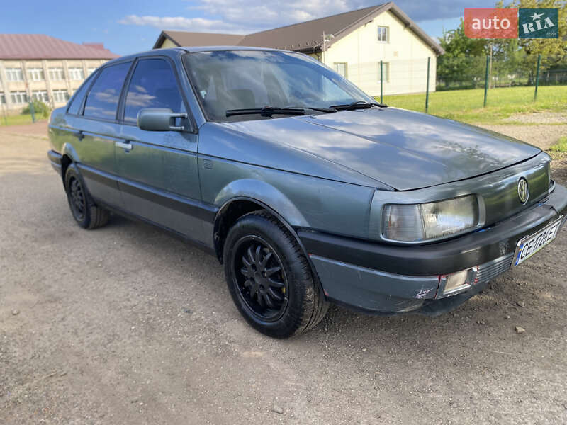 Седан Volkswagen Passat 1988 в Стрию