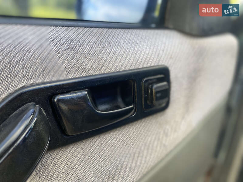 Седан Volkswagen Passat 1988 в Стрию