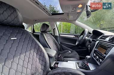 Седан Volkswagen Passat 2012 в 