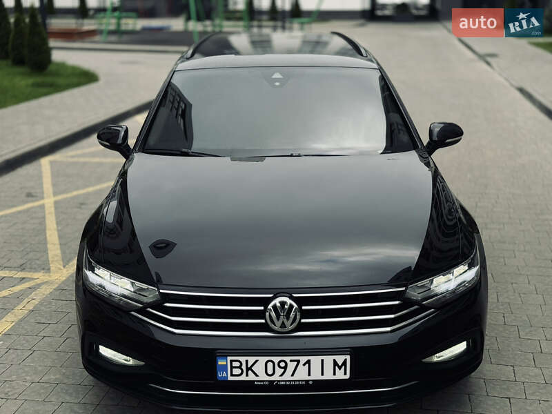 Універсал Volkswagen Passat 2019 в Львові