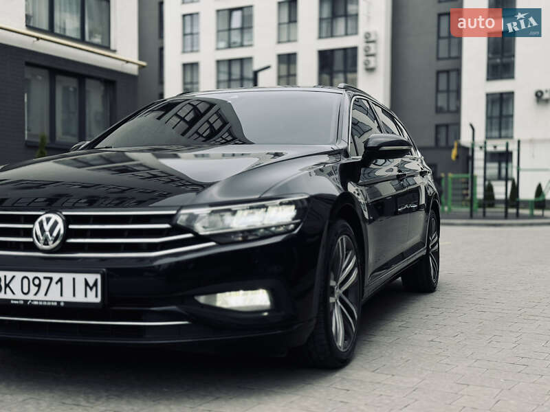 Універсал Volkswagen Passat 2019 в Львові
