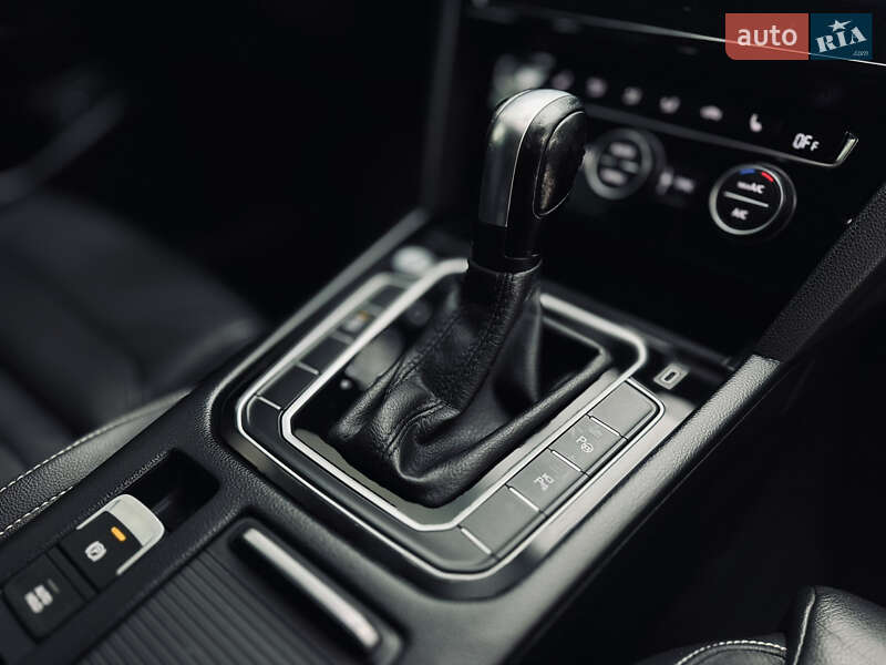 Універсал Volkswagen Passat 2019 в Львові