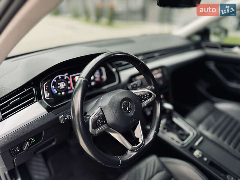 Універсал Volkswagen Passat 2019 в Львові