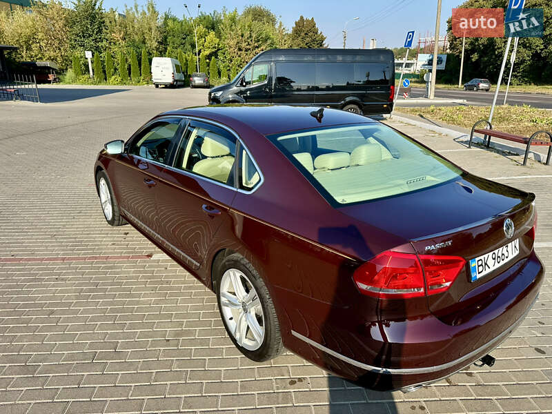 Седан Volkswagen Passat 2012 в Києві