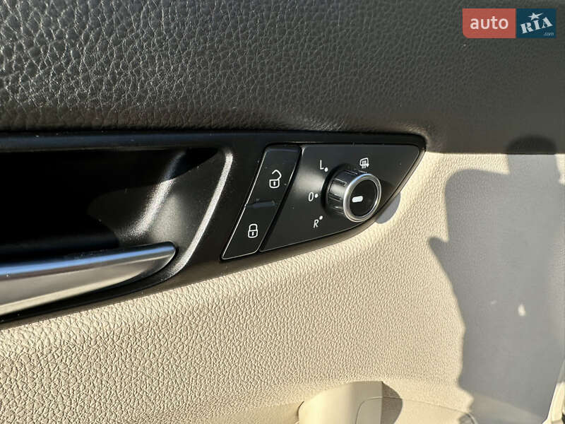 Седан Volkswagen Passat 2012 в Києві