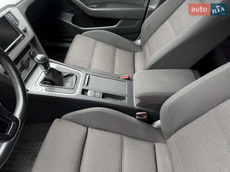 Универсал Volkswagen Passat 2016 в Виннице фото 25 Универсал Volkswagen Passat 2016 в Виннице