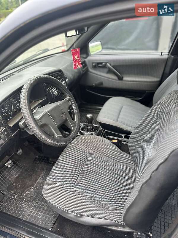 Універсал Volkswagen Passat 1992 в Шумську