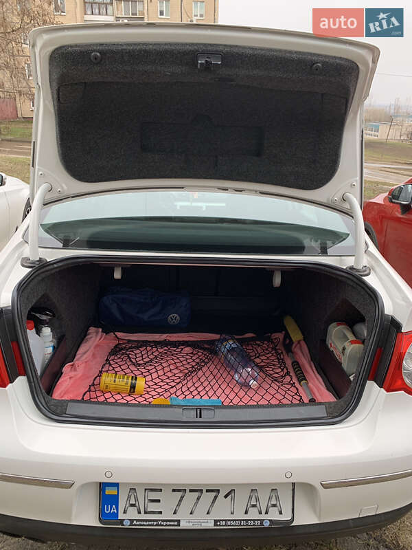 Седан Volkswagen Passat 2010 в Кривому Розі