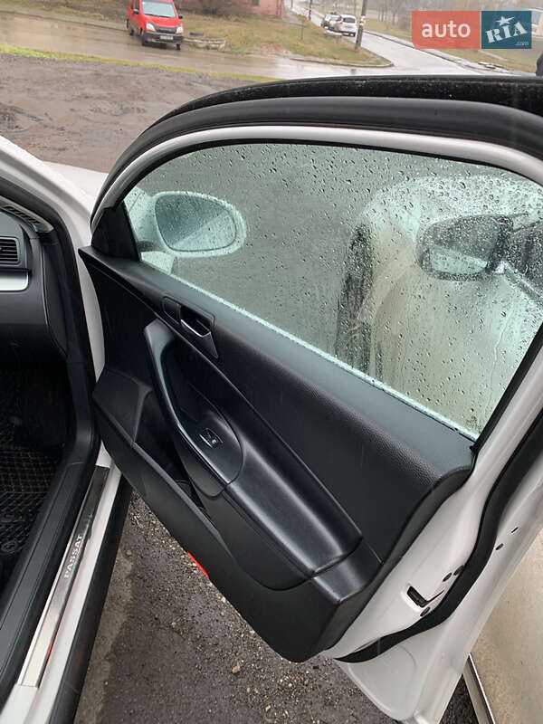 Седан Volkswagen Passat 2010 в Кривому Розі