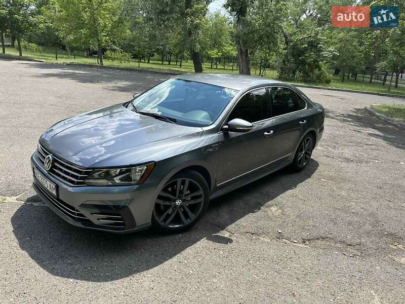 Седан Volkswagen Passat 2016 в Миколаєві