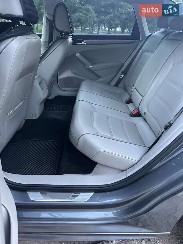 Седан Volkswagen Passat 2016 в Миколаєві