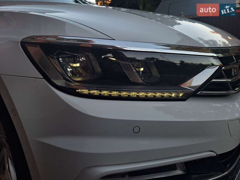 Седан Volkswagen Passat 2017 в Киеве