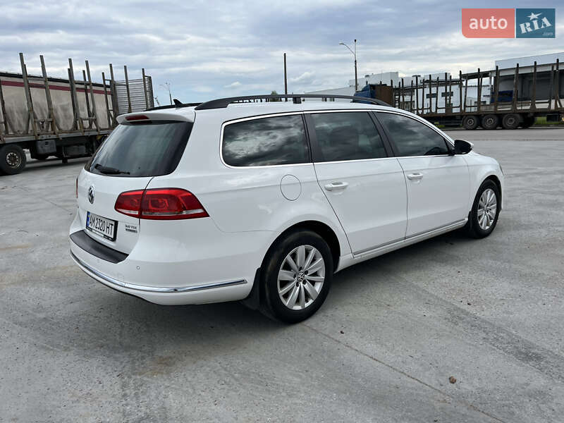 Універсал Volkswagen Passat 2012 в Коростені