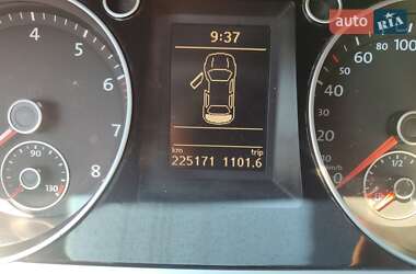 Універсал Volkswagen Passat 2009 в 