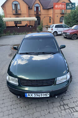 Седан Volkswagen Passat 1997 в 