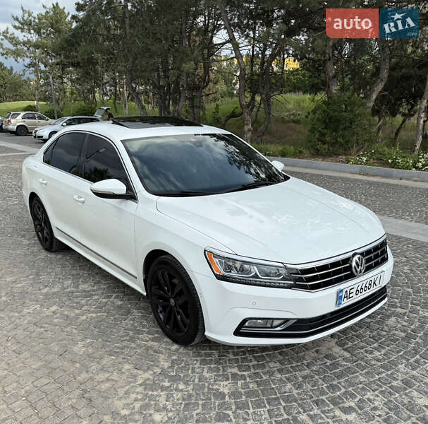 Седан Volkswagen Passat 2016 в Днепре фото 11 Седан Volkswagen Passat 2016 в Днепре