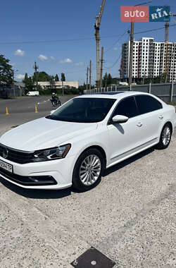 Седан Volkswagen Passat 2016 в Одессе