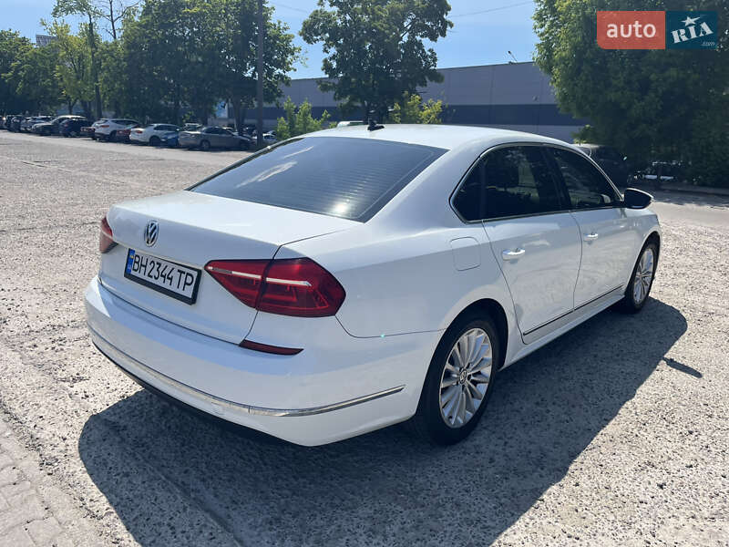 Седан Volkswagen Passat 2016 в Одессе