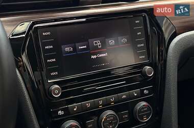 Седан Volkswagen Passat 2020 в 