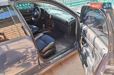 Седан Volkswagen Passat 1999 в 