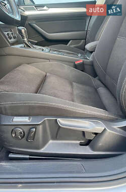 Универсал Volkswagen Passat 2016 в 