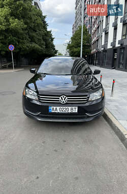 Седан Volkswagen Passat 2013 в Києві