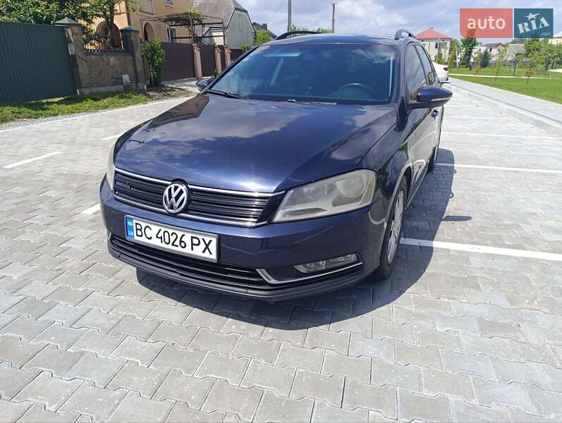 Універсал Volkswagen Passat 2012 в Львові