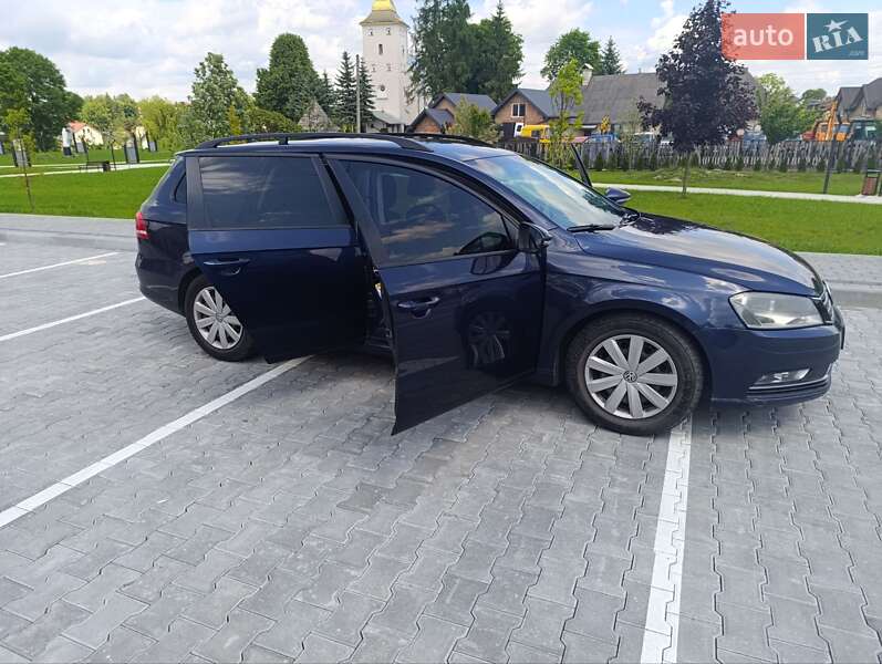 Універсал Volkswagen Passat 2012 в Львові